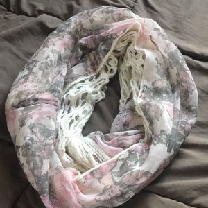 APT.9 reversible infinity scarf